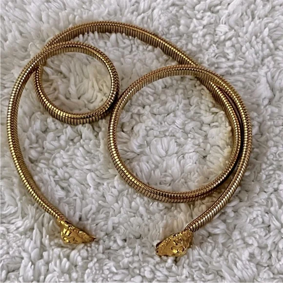 VINTAGE Lion Head Chain Belt Goldtone or Bracelet or choker 